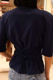 T-SHIRT IN COTONE CON LACCI POSTERIORI