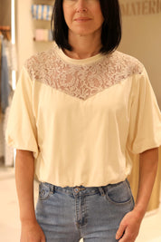 T-SHIRT IN COTONE CON ELASTICO E RICAMI