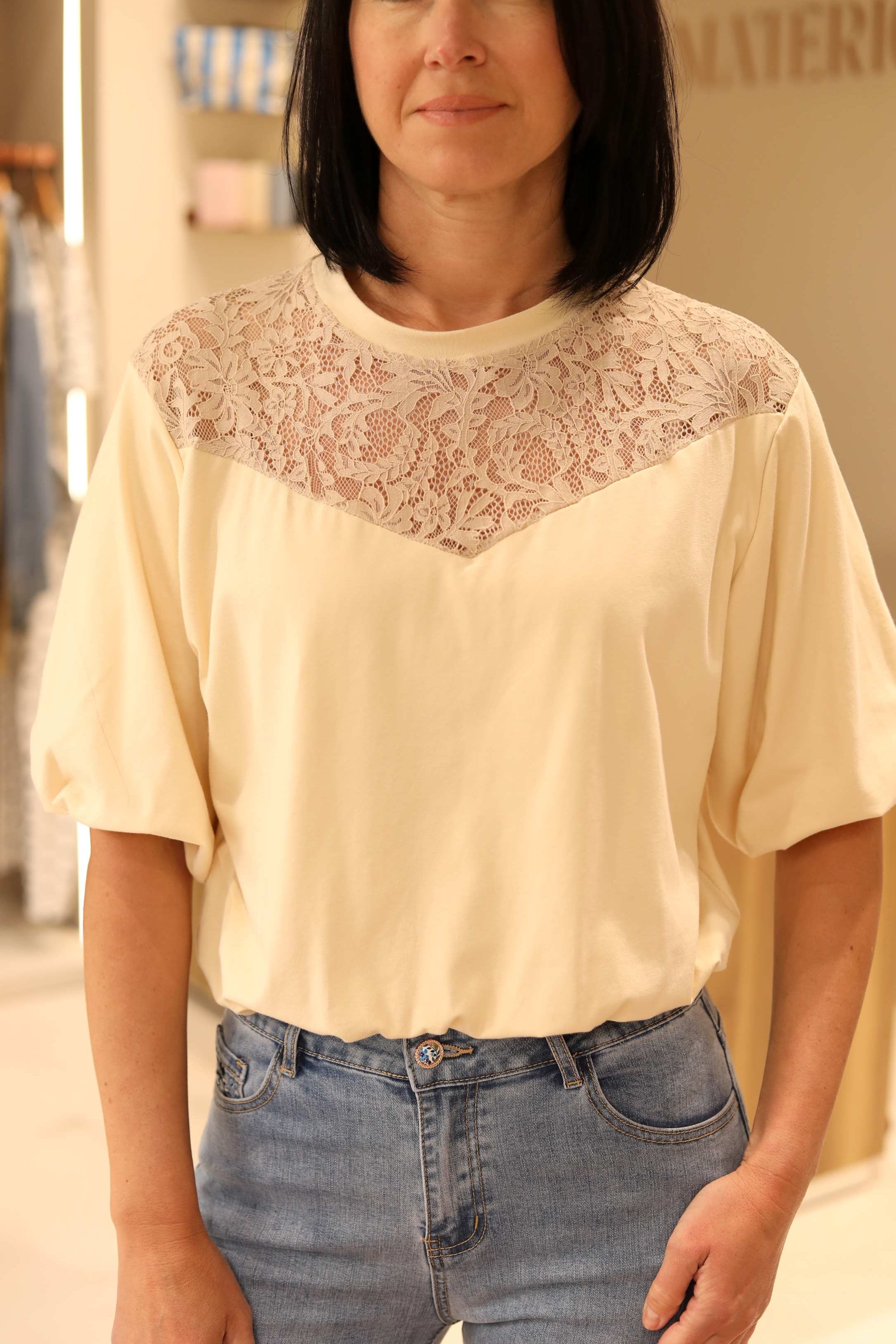 T-SHIRT IN COTONE CON ELASTICO E RICAMI