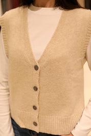 GILET SCOLLO A V CON BOTTONI IN 100% LANA MERINO
