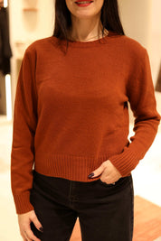 MAGLIA A GIROCOLLO CON PROFILI A COSTINE IN 100% LANA MERINO