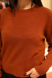 MAGLIA A GIROCOLLO CON PROFILI A COSTINE IN 100% LANA MERINO