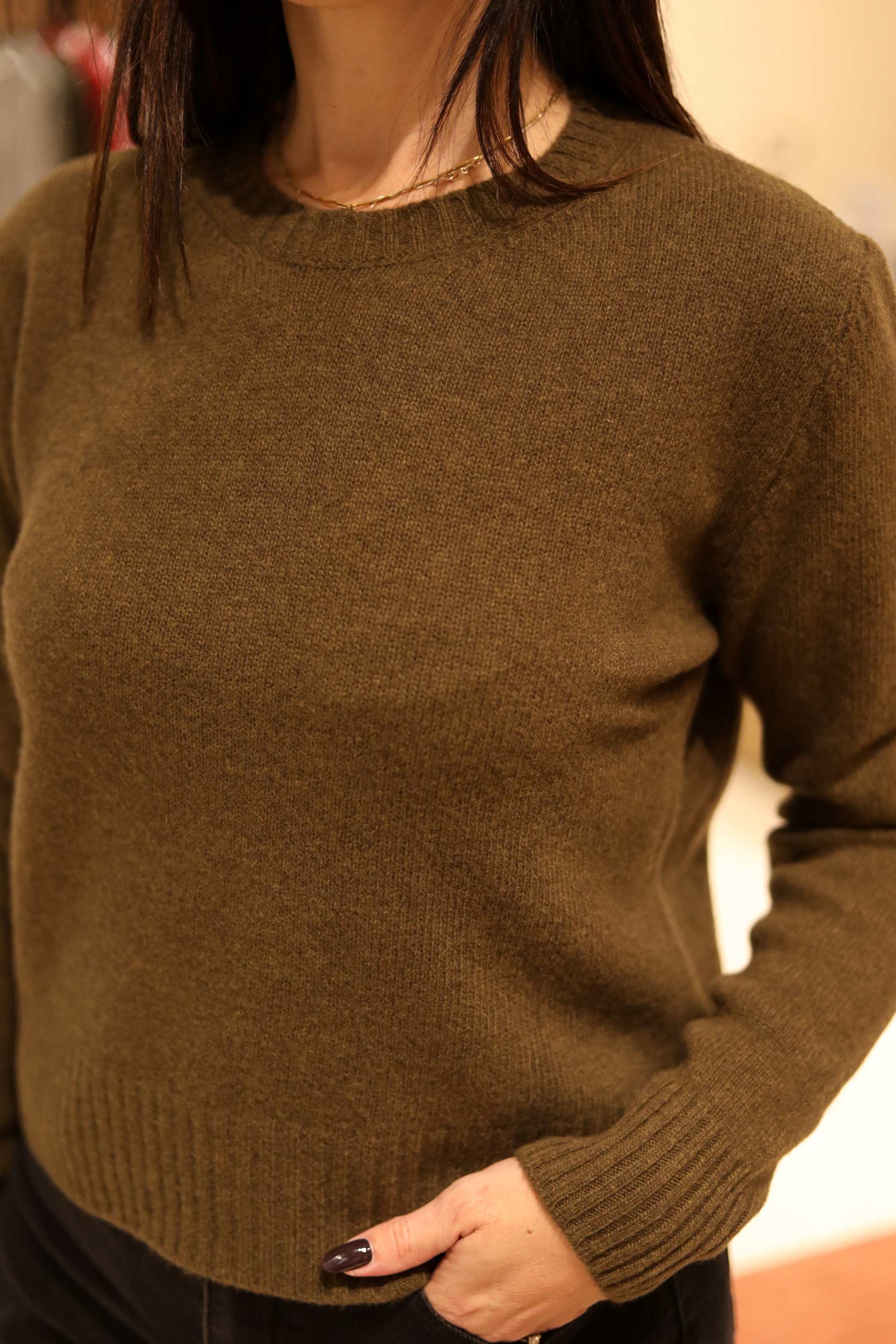MAGLIONCINO GIROCOLLO CON PROFILI A COSTINE IN 100% LANA MERINO