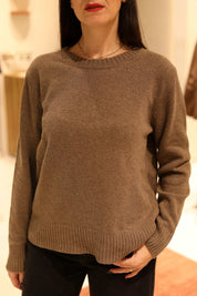 MAGLIA A GIROCOLLO IN MISTO LANA E CASHMERE CON PROFILI A COSTINE