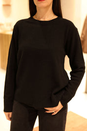 MAGLIA A GIROCOLLO IN MISTO LANA E CASHMERE CON PROFILI A COSTINE