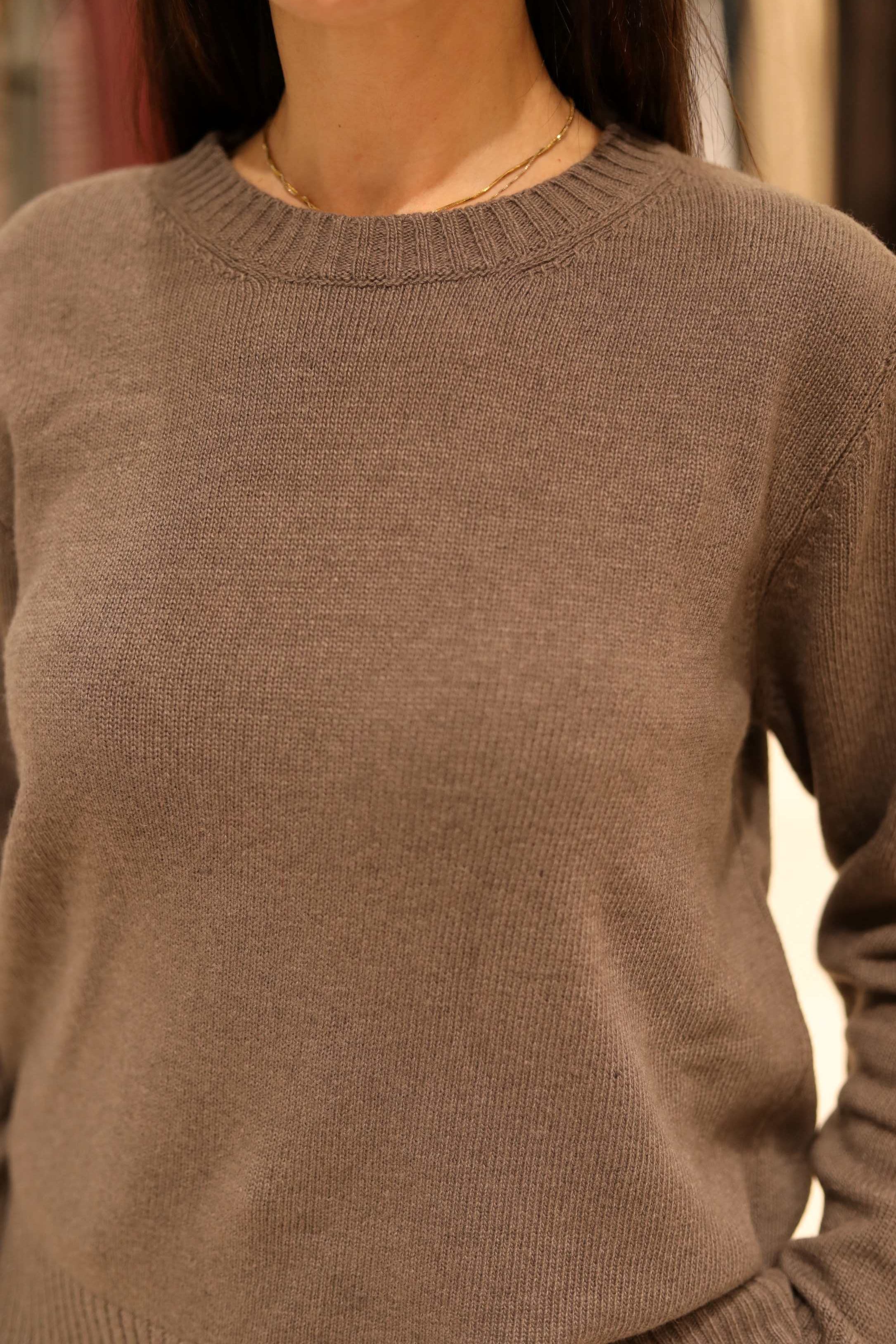 MAGLIA A GIROCOLLO IN MISTO LANA E CASHMERE CON PROFILI A COSTINE
