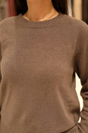 MAGLIA A GIROCOLLO IN MISTO LANA E CASHMERE CON PROFILI A COSTINE