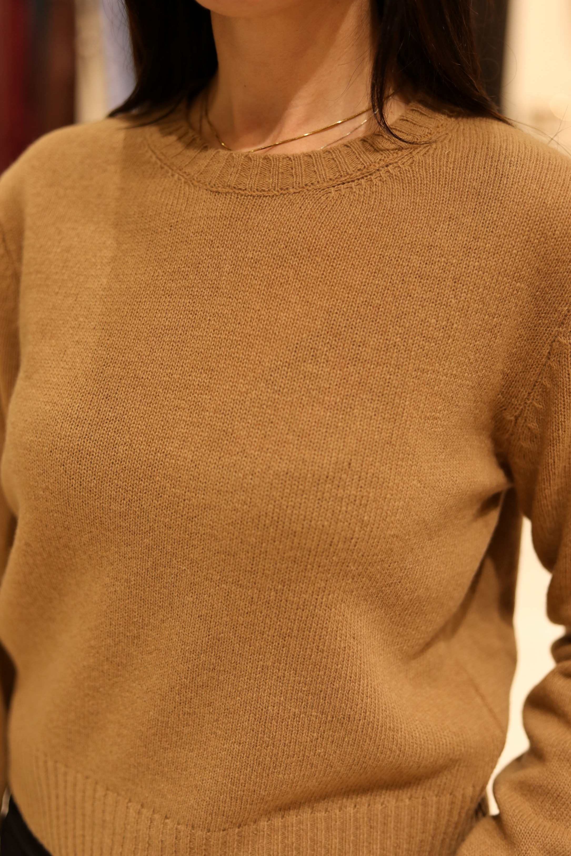 MAGLIONCINO GIROCOLLO CON PROFILI A COSTINE IN 100% LANA MERINO