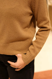 MAGLIONCINO GIROCOLLO CON PROFILI A COSTINE IN 100% LANA MERINO