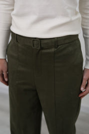 PANTALONE AMPIO CON CINTURA