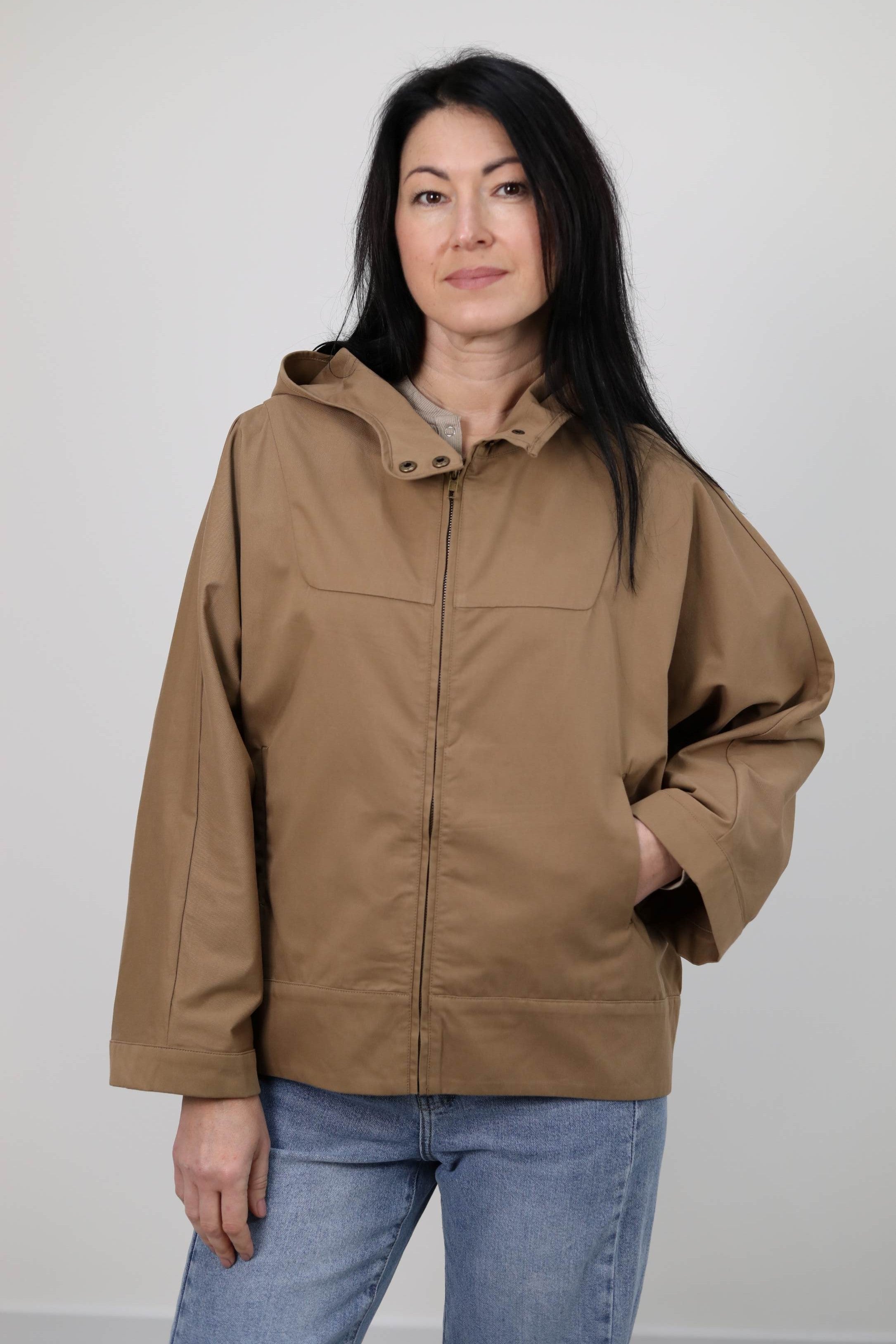 BOMBER MANICA AMPIA CON CAPPUCCIO